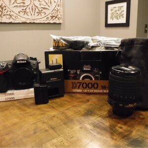 Nikon d7000 16.2 megapixel digital SLR camera with 18-105mm lens